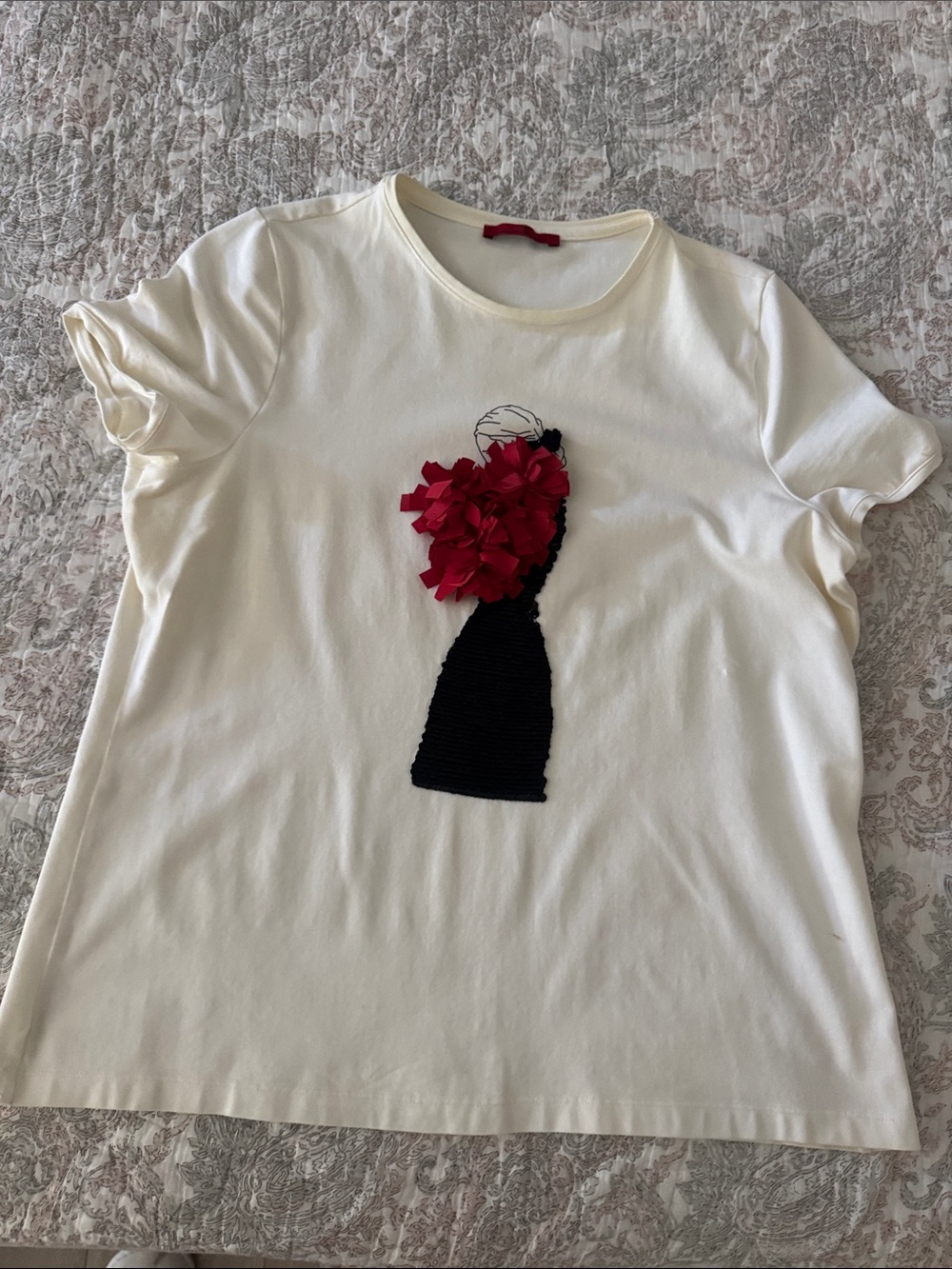 Women’s Cream Floral Appliqué Short Sleeve Tee